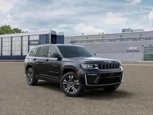New 2027 High-Gloss Black Paint Jeep Limited image 3