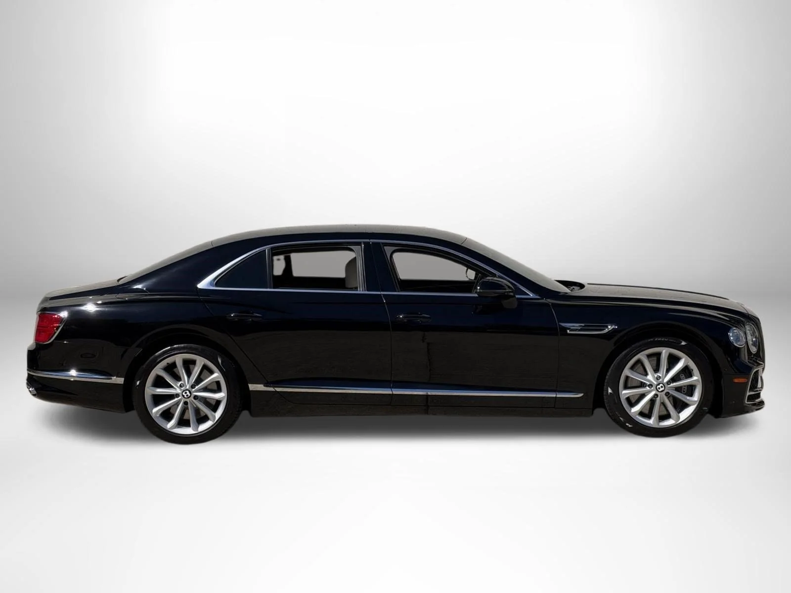 Used 2023 Beluga Bentley V8 image 5