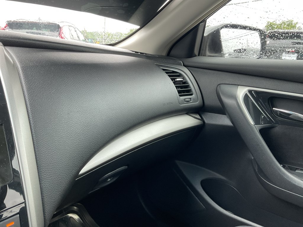 Used 2013 Super Black Nissan 2.5 SV image 21