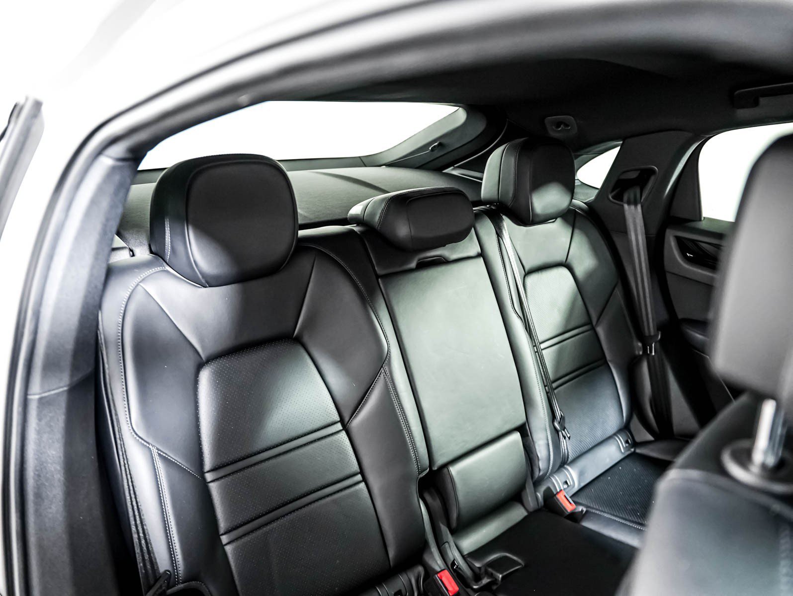 Certified Used 2023 CHALK Porsche Coupe image 6