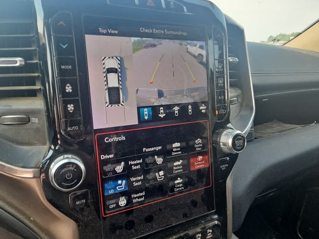 Used 2019 Diamond Black Crystal Pearlcoat Ram Laramie image 8