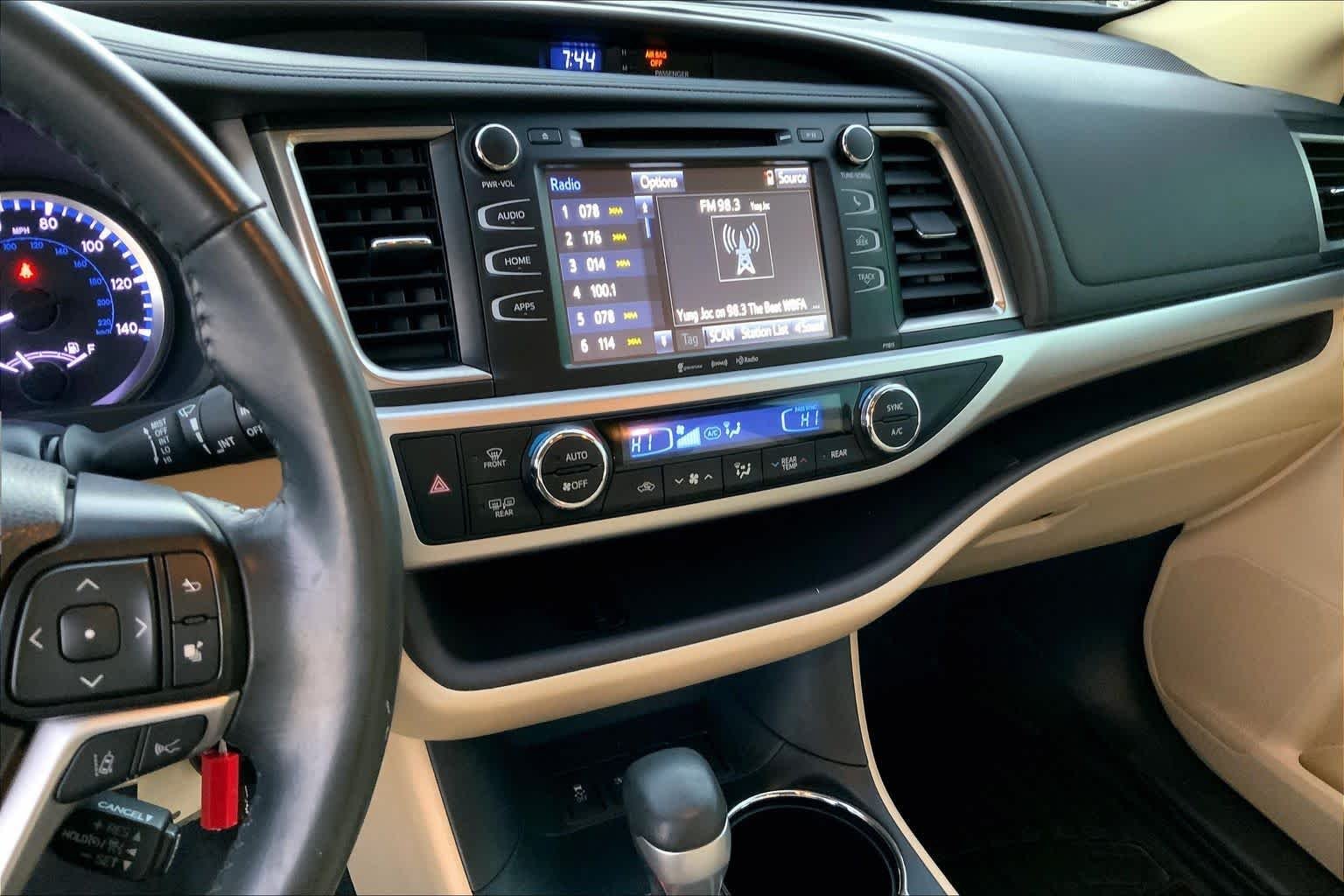 Used 2019 Blizzard Pearl Toyota LE Plus image 6