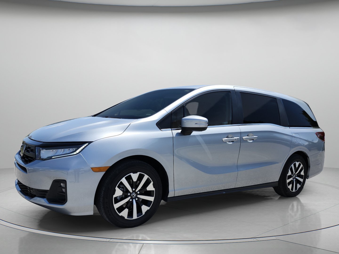 Used 2025 Silver Honda EX-L image 3