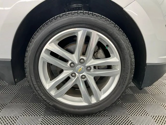 Used 2019 Silver Chevrolet Premier image 24