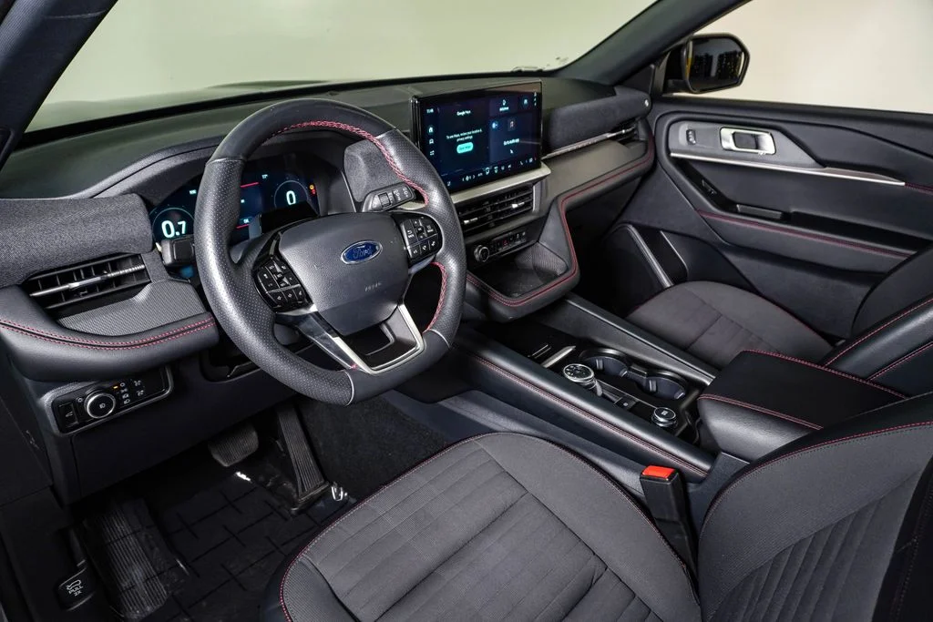 Used 2025 Gray Metallic Ford ST-Line image 20