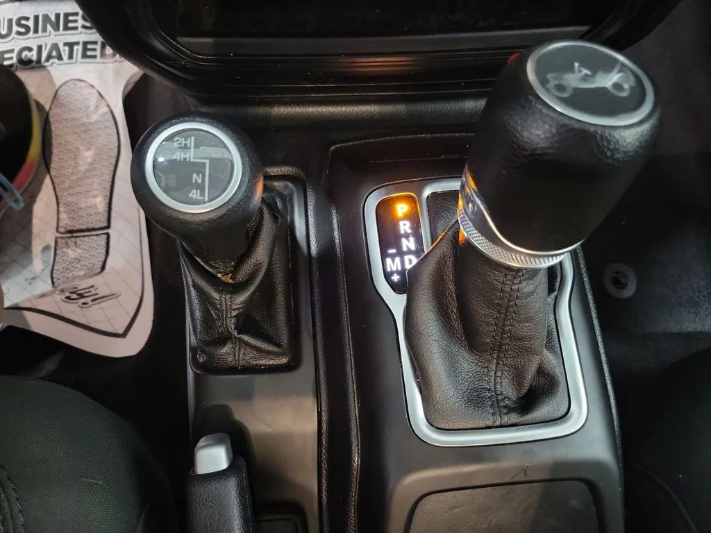 Used 2020 Silver Jeep Unlimited Sport S image 33