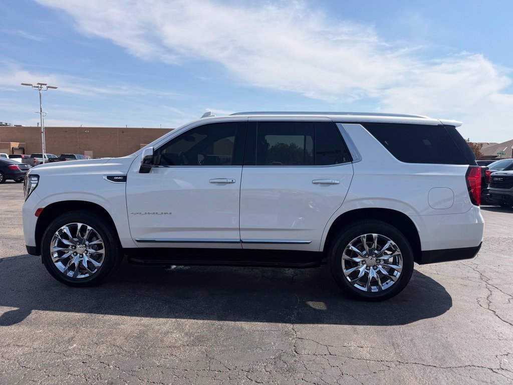 Used 2022 WHITE FROST TRICOAT GMC SLT image 12