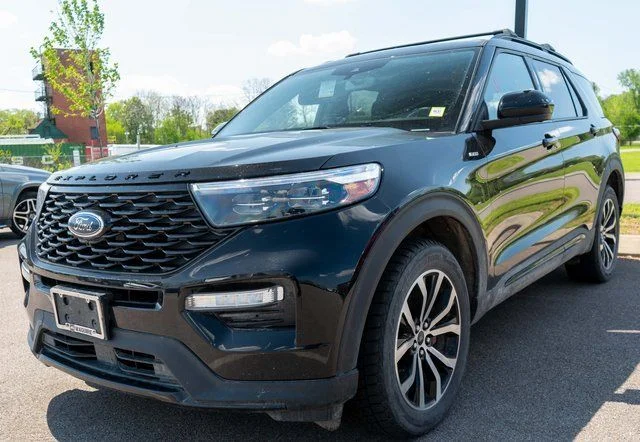 2022 Ford Explorer ST Line 4WD's photo
