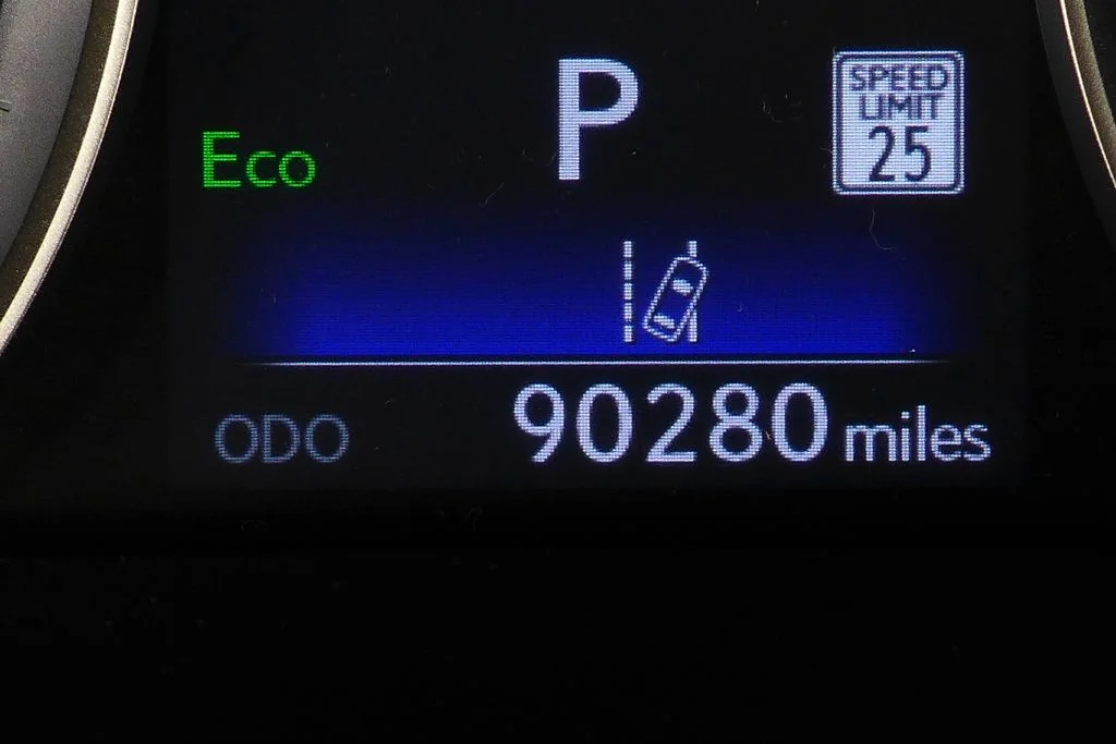 Used 2020 White Lexus 450h image 32