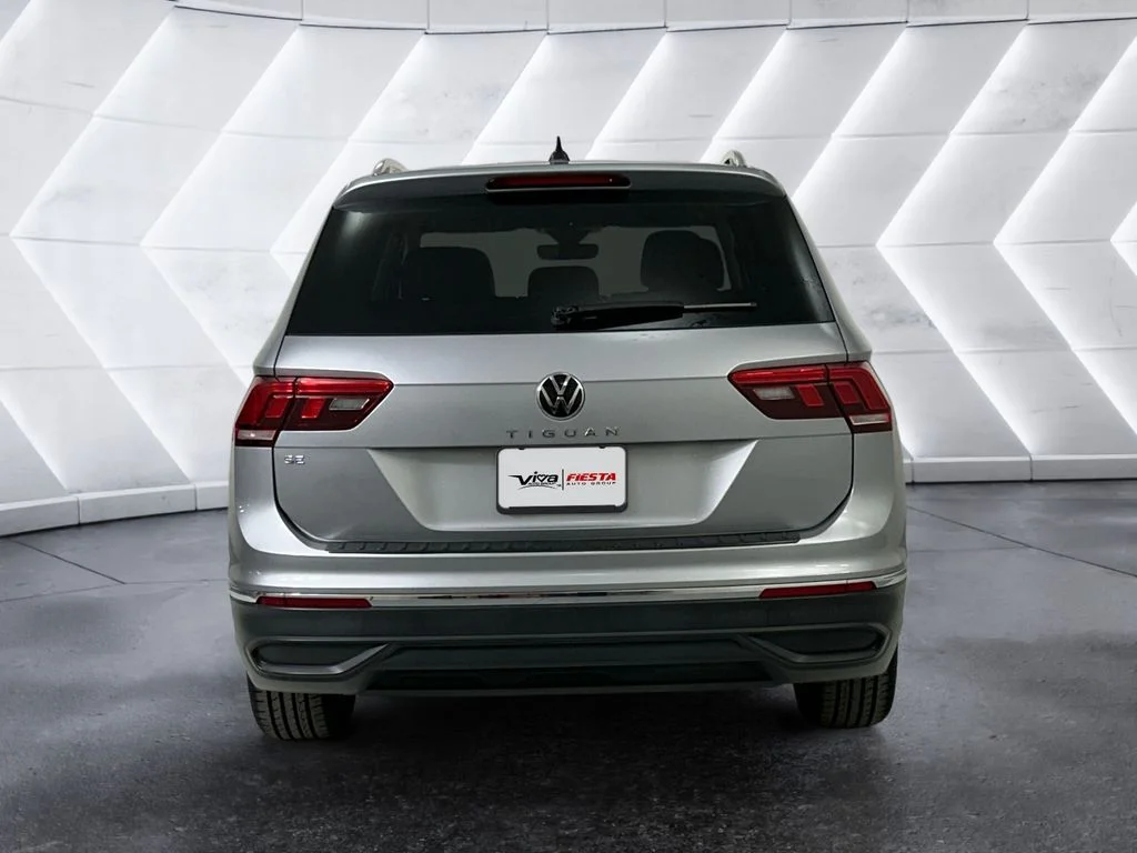 Used 2023 Silver Volkswagen 2.0T SE image 5