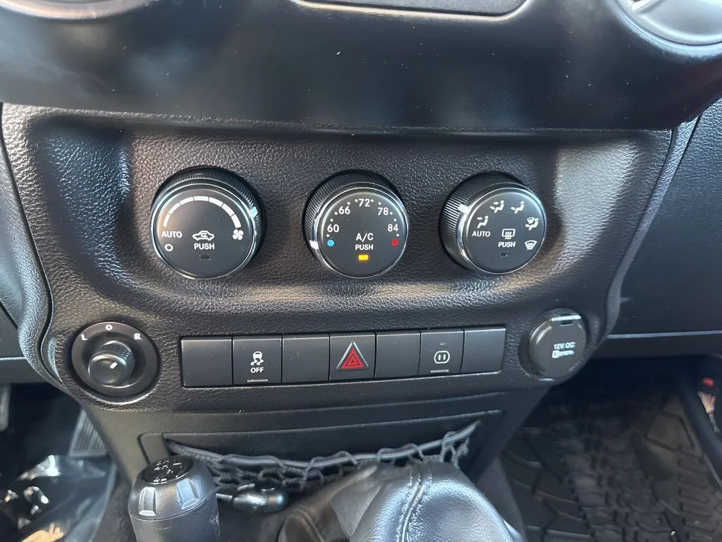 Used 2012 Red Jeep Unlimited Rubicon image 17