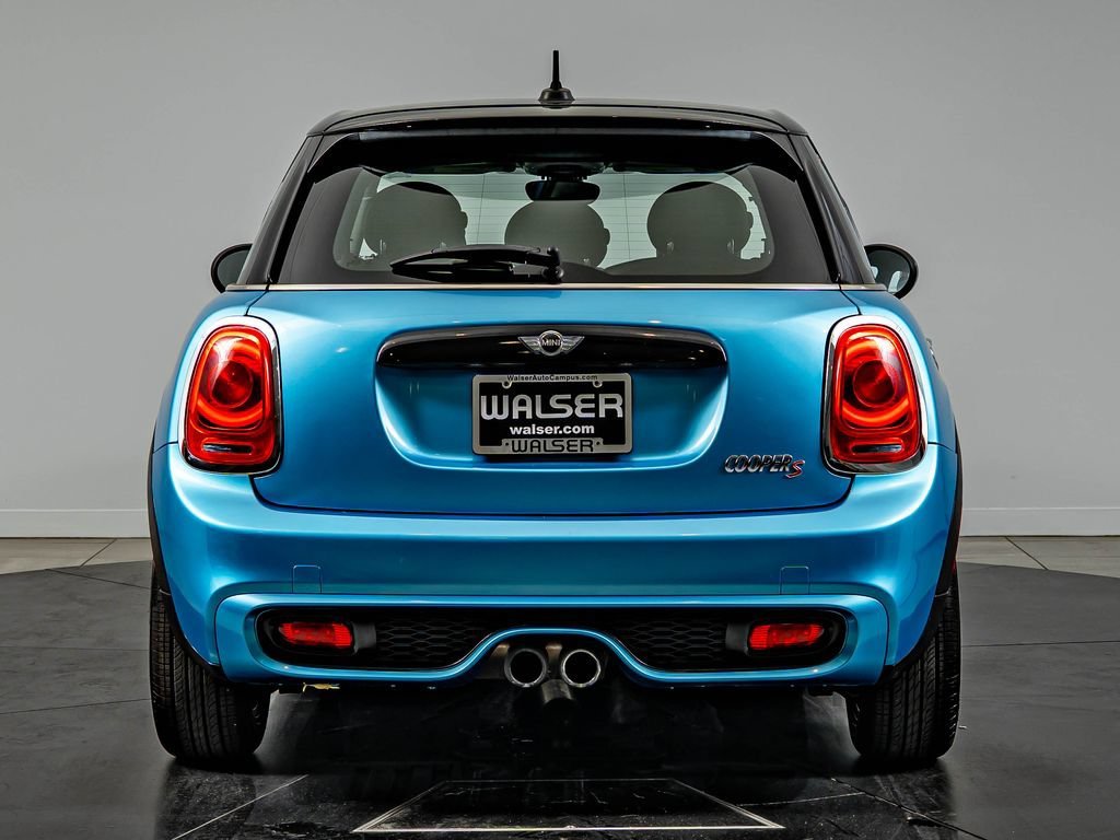 Used 2016 Electric Blue Metallic MINI  image 6