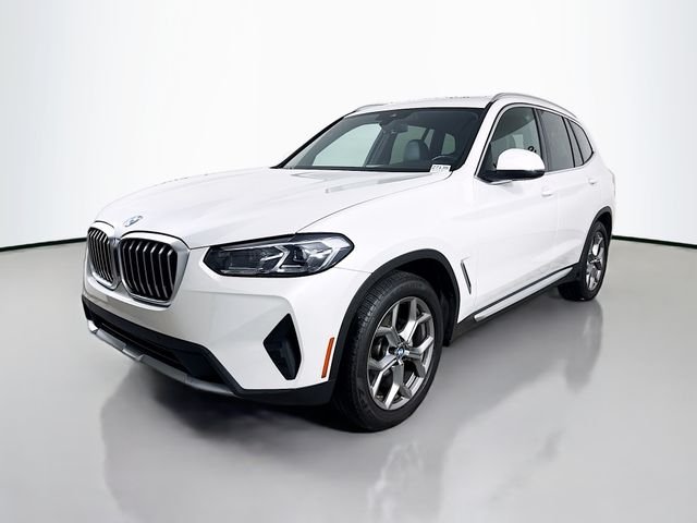 Used 2024 White BMW sDrive30i image 3