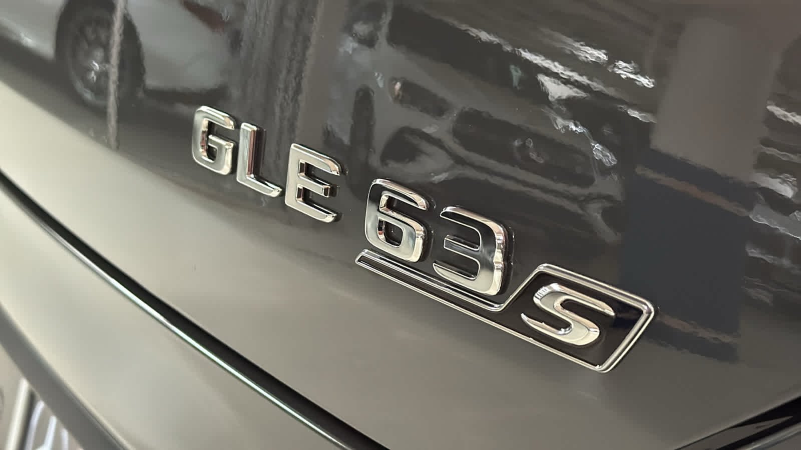 New 2026 MANUFAKTUR Silicon Grey Mercedes-Benz AMG® GLE 63 S image 10
