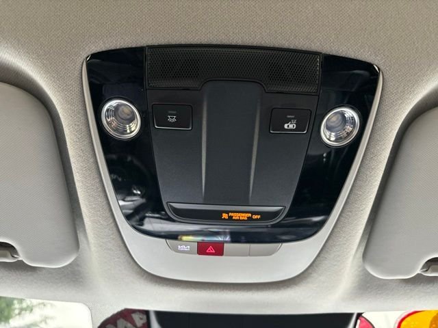 Used 2024 White Kia S image 29
