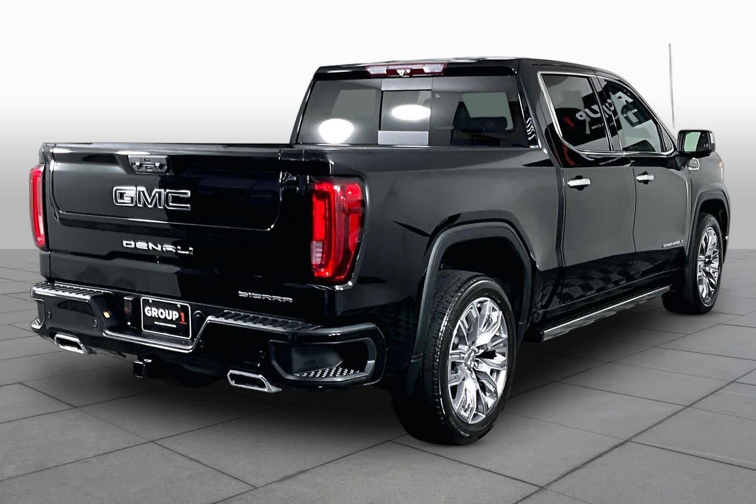 Used 2024 Onyx Black GMC Denali image 12