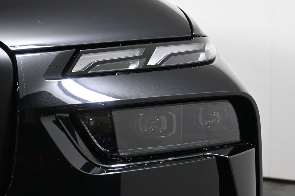 Used 2027 Black Sapphire Metallic BMW xDrive40i image 11
