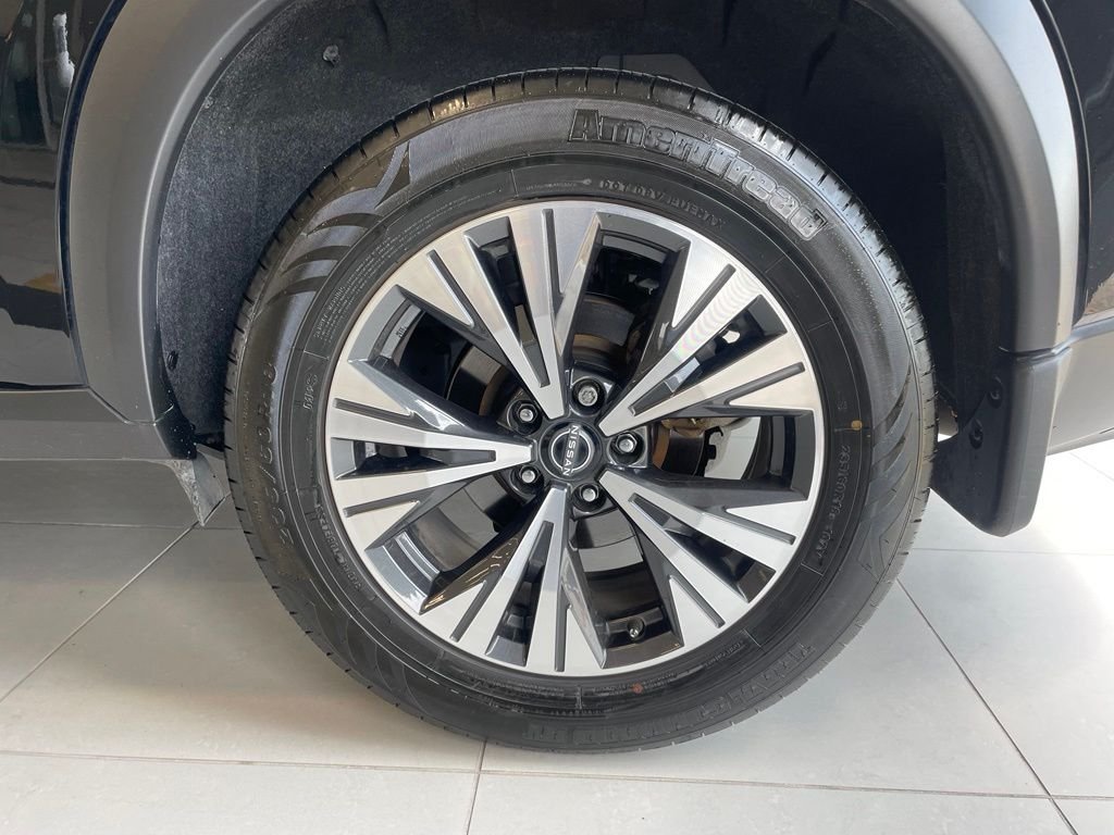 Used 2023 Black Nissan SV image 17