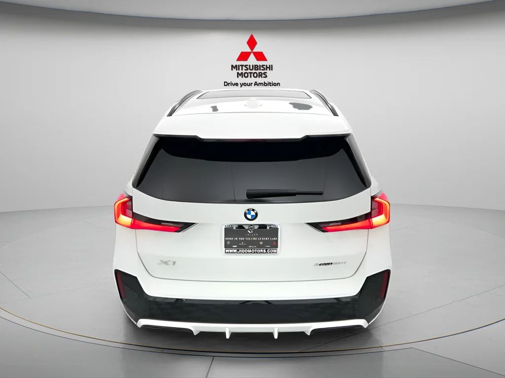 Used 2025 Alpine White BMW xDrive28i image 5
