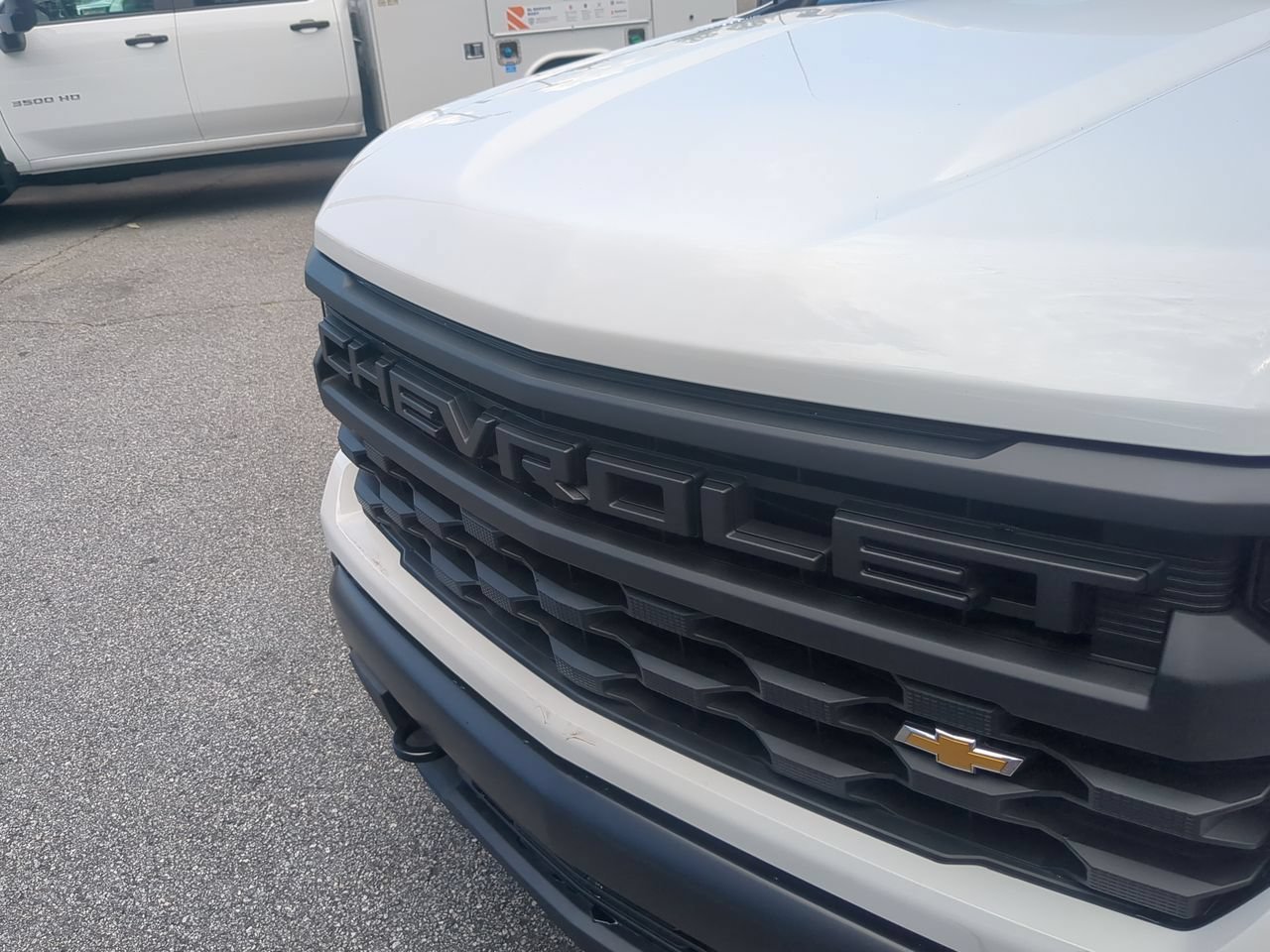 New 2026 Summit White Chevrolet WT image 30
