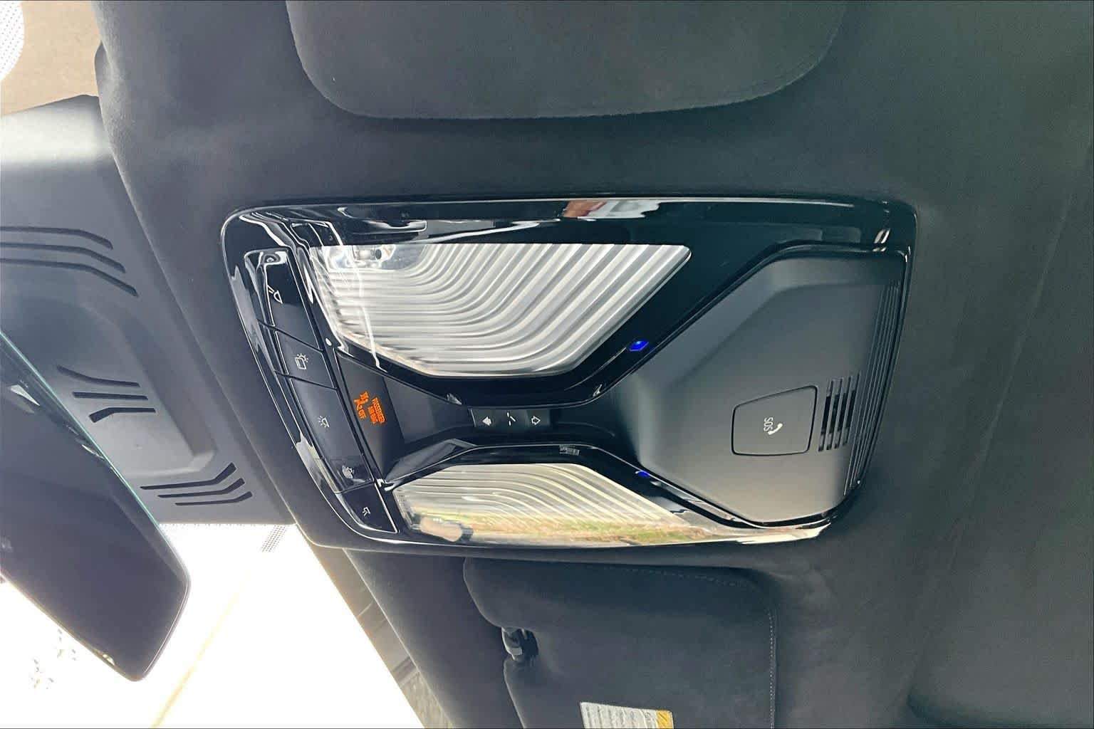 Used 2019 Phytonic Blue Metallic BMW xDrive50i image 31