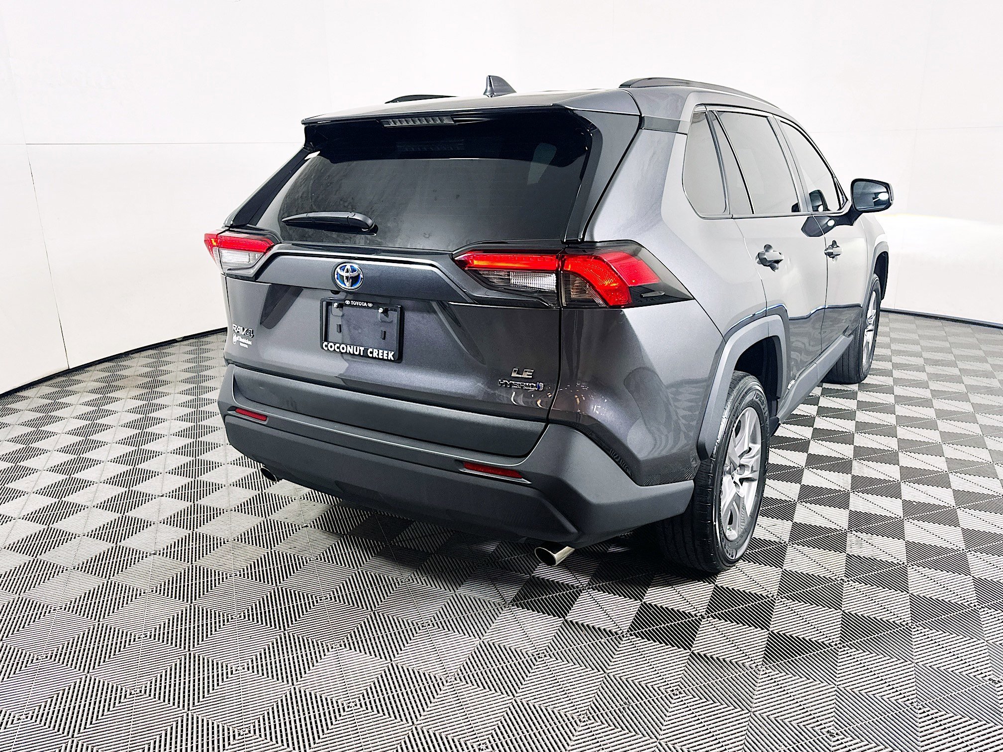 2024 Toyota RAV4 thumbnail 5