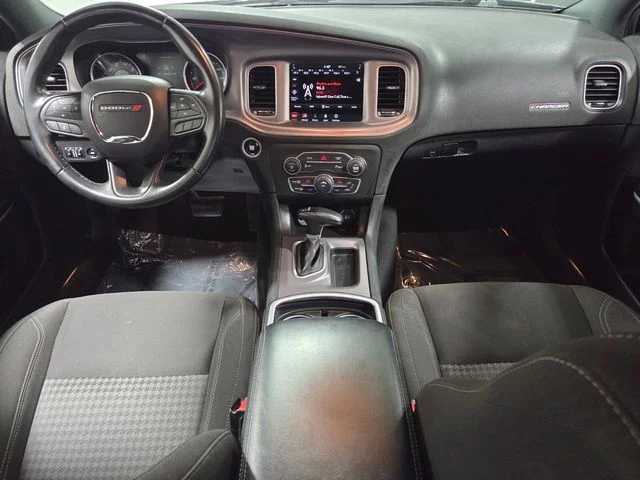 Used 2023 Gray Dodge SXT image 8