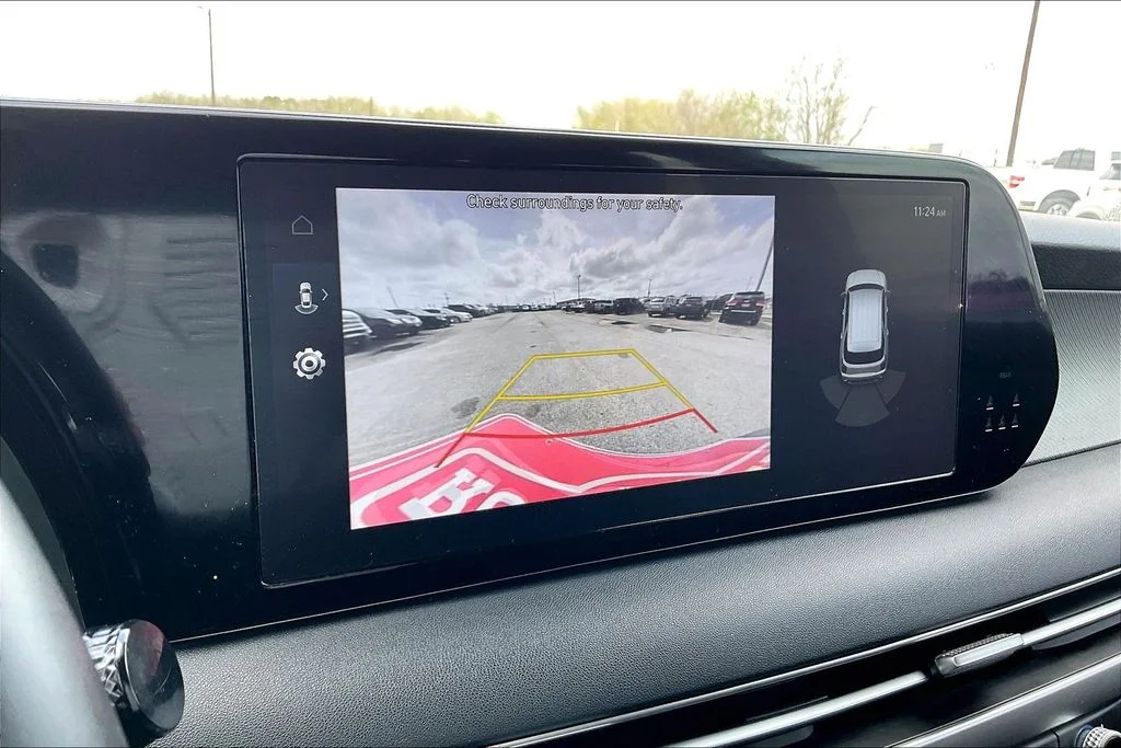 Used 2025 Gray Hyundai SEL image 13