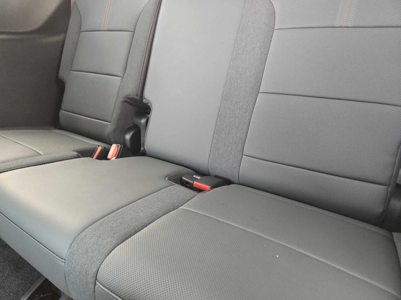 2026 GMC Acadia AT4 - Photo 19