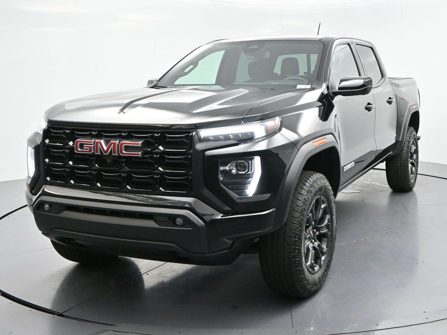 Used 2025 Onyx Black GMC Elevation image 3