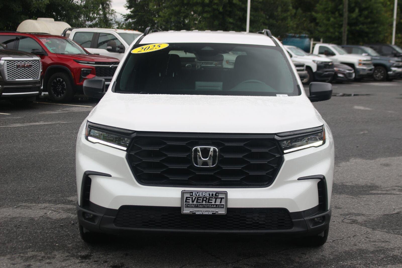 Used 2025 White Honda Sport image 2