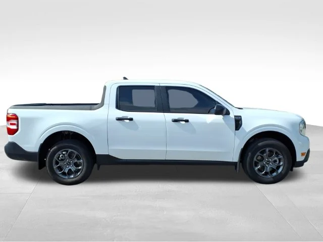 Used 2024 White Ford XLT image 11