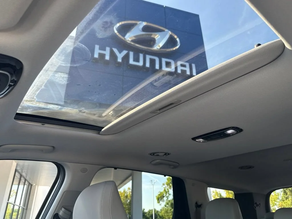 Used 2024 Typhoon Silver Hyundai SEL 7P image 21