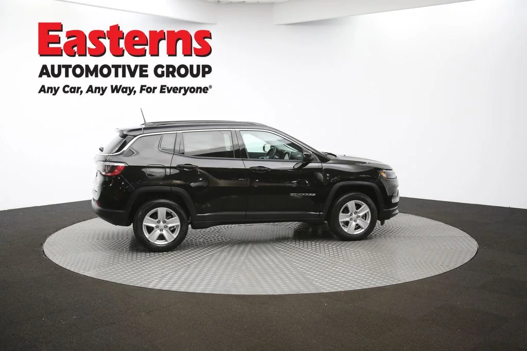 Used 2022 Black Jeep Latitude image 42