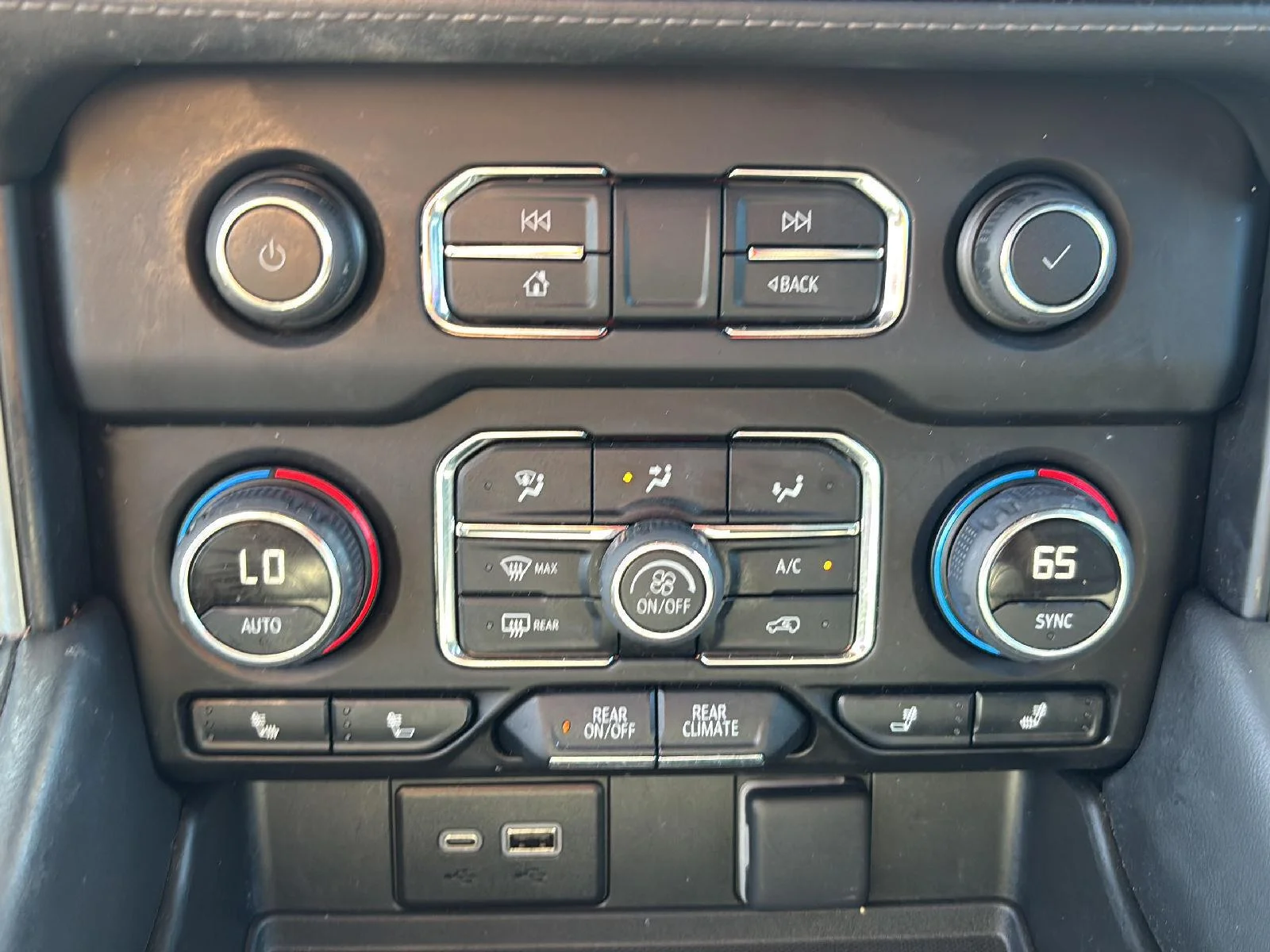 Used 2024 Summit White Chevrolet Z71 image 26