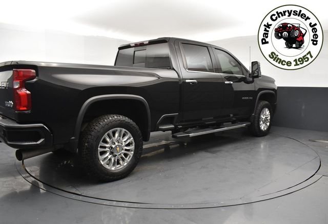 Used 2022 Black Chevrolet High Country image 6