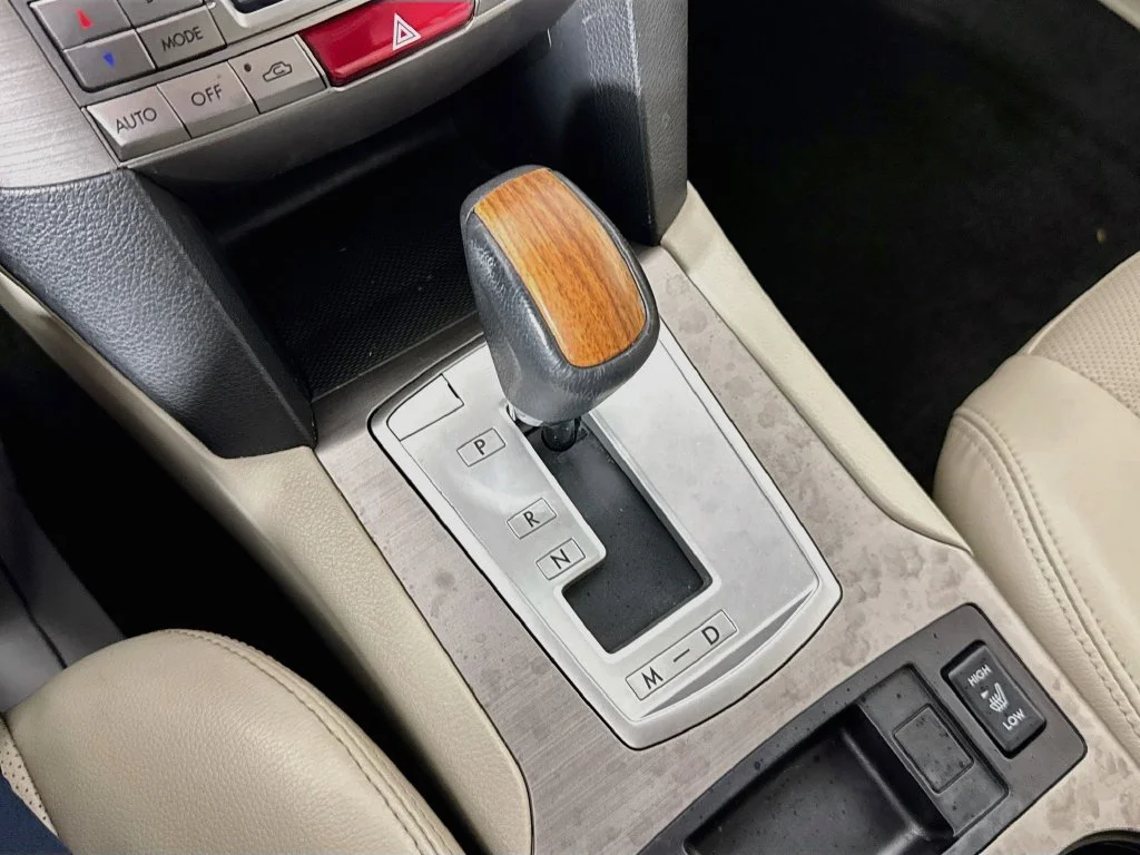 Used 2014 White Subaru 2.5i image 20
