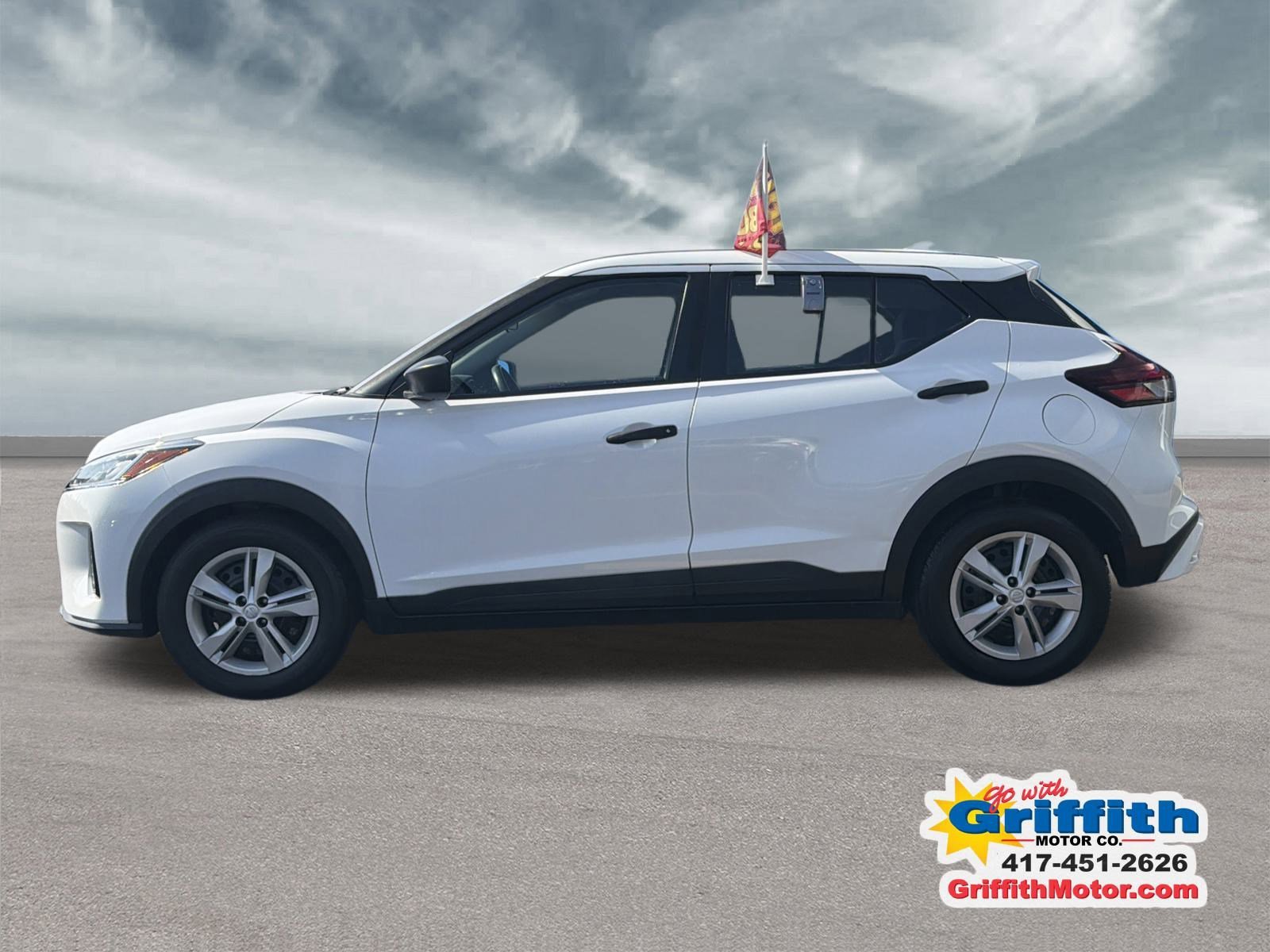 Used 2022 Nissan Kicks S with VIN 3N1CP5BV2NL526478 for sale in Neosho, MO