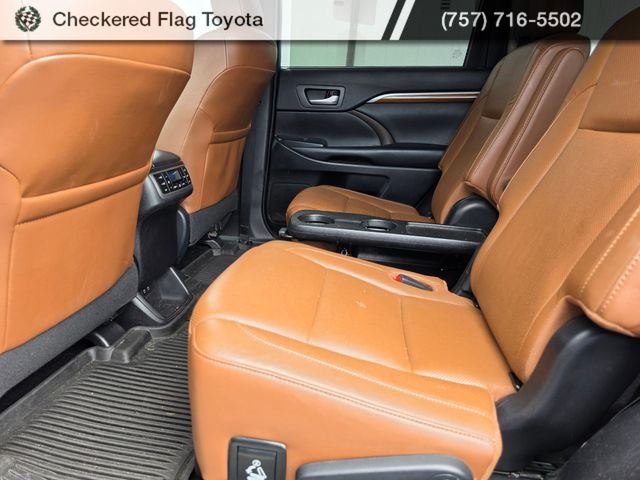 Used 2019 Blizzard Pearl Toyota Limited Platinum image 21