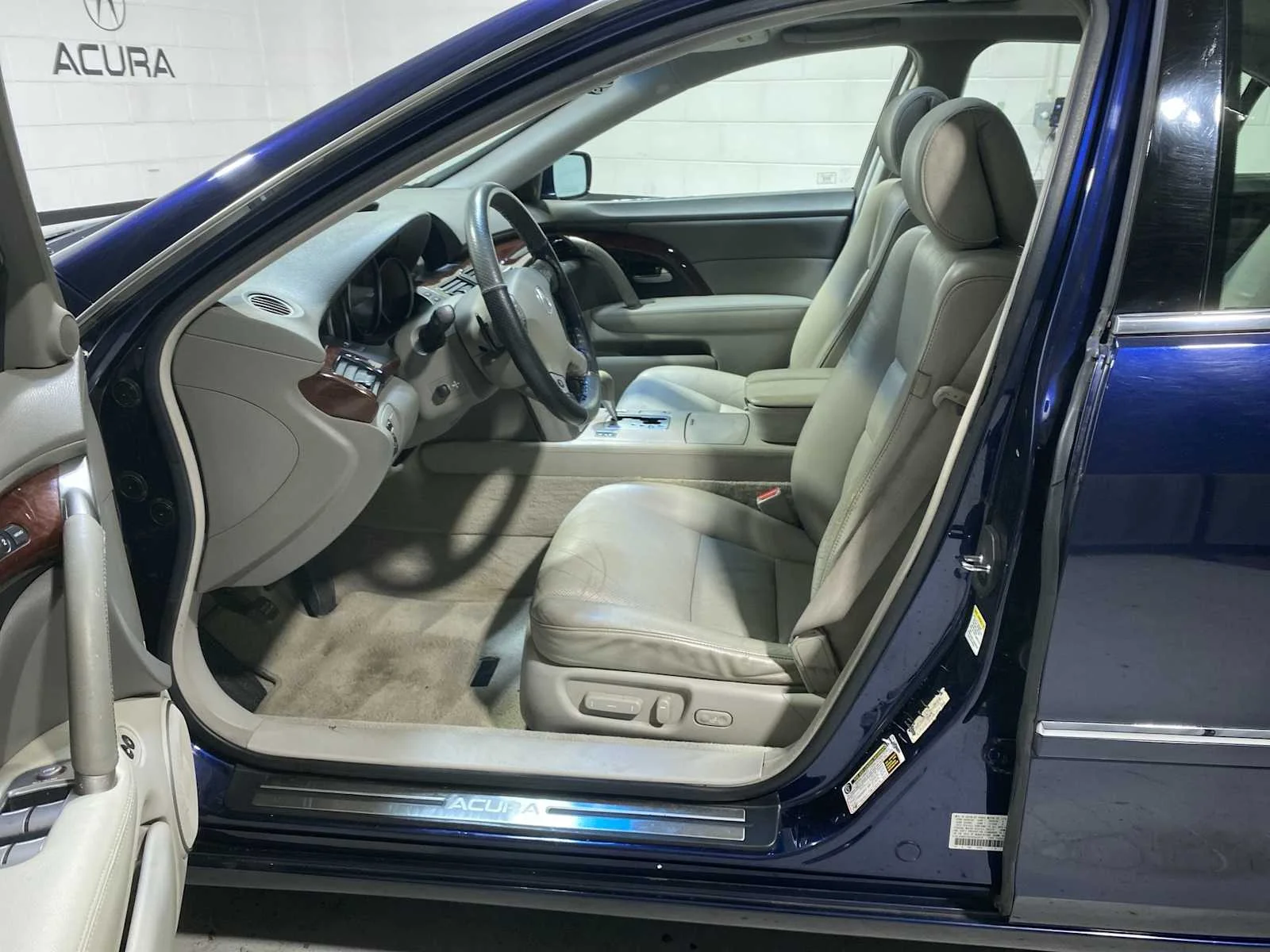 Used 2008 Acura RL Base with VIN JH4KB16558C003674 for sale in Verona, NJ