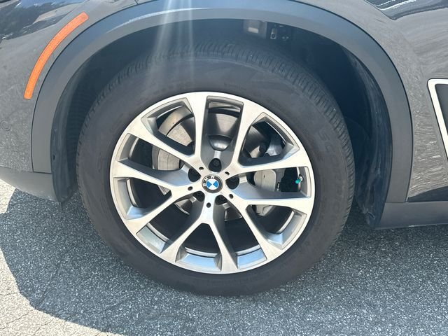 Used 2021 Gray BMW xDrive40i image 11