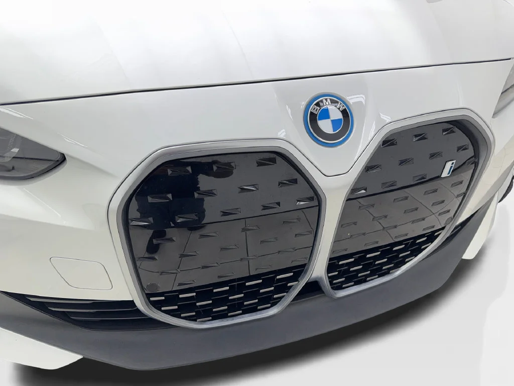 Used 2024 White BMW eDrive35 image 28