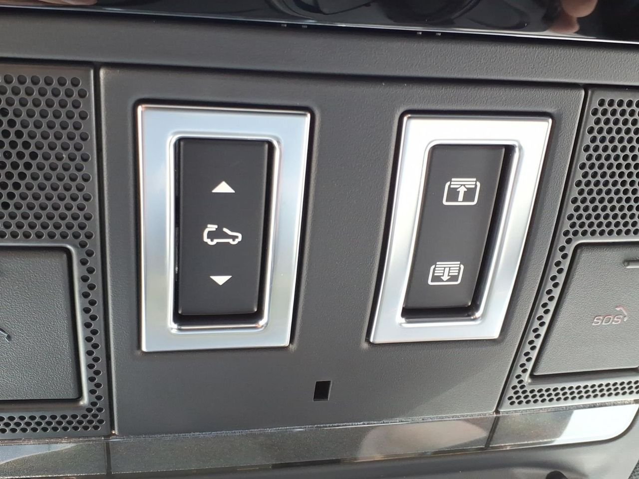 New 2026 Fuji White LAND ROVER X-Dynamic SE image 21