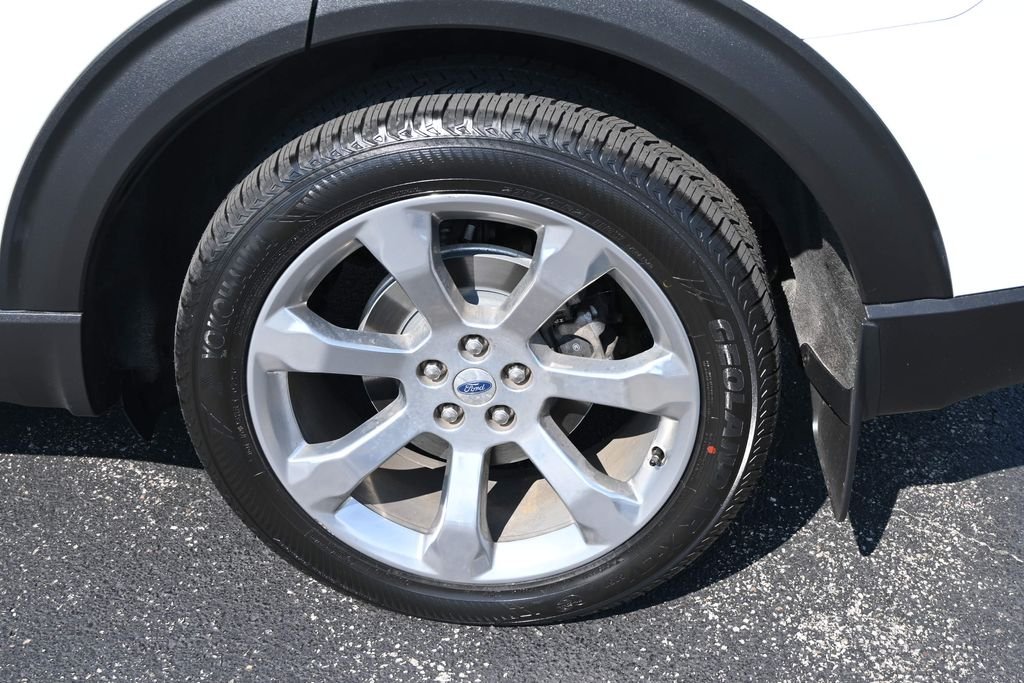 Used 2020 White Metallic Ford Platinum image 15