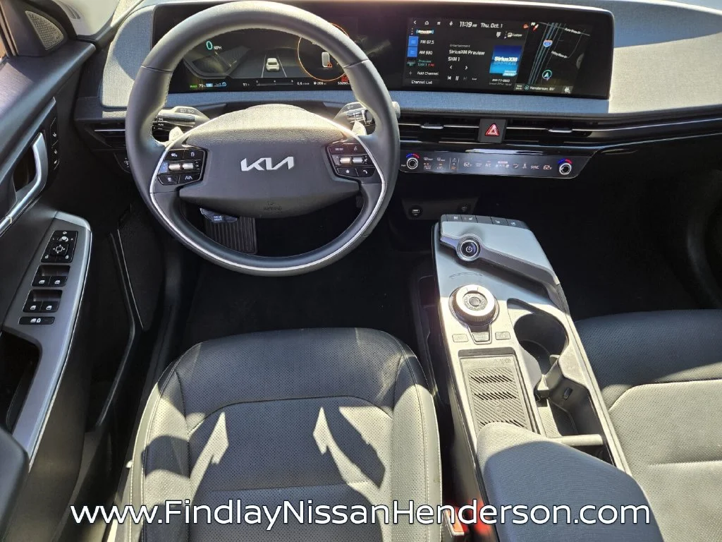 Used 2022 Blue Kia Wind image 12