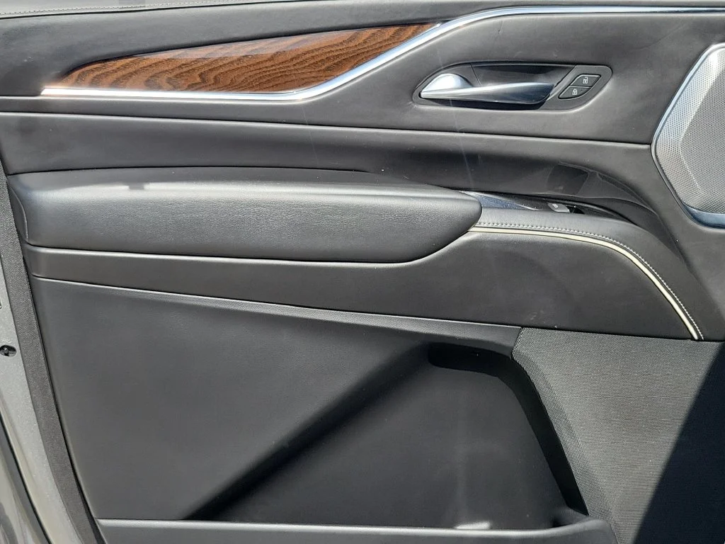 Used 2021 Steel Metallic Cadillac Sport Platinum image 19