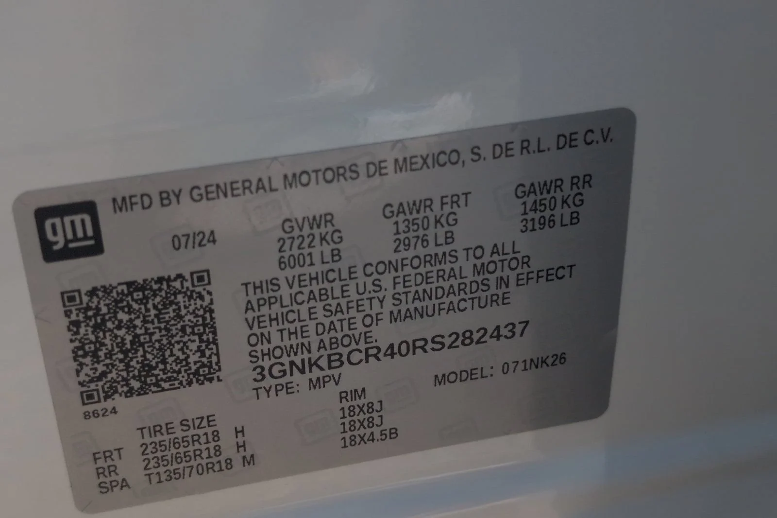 Used 2024 Summit White Chevrolet 2LT image 30