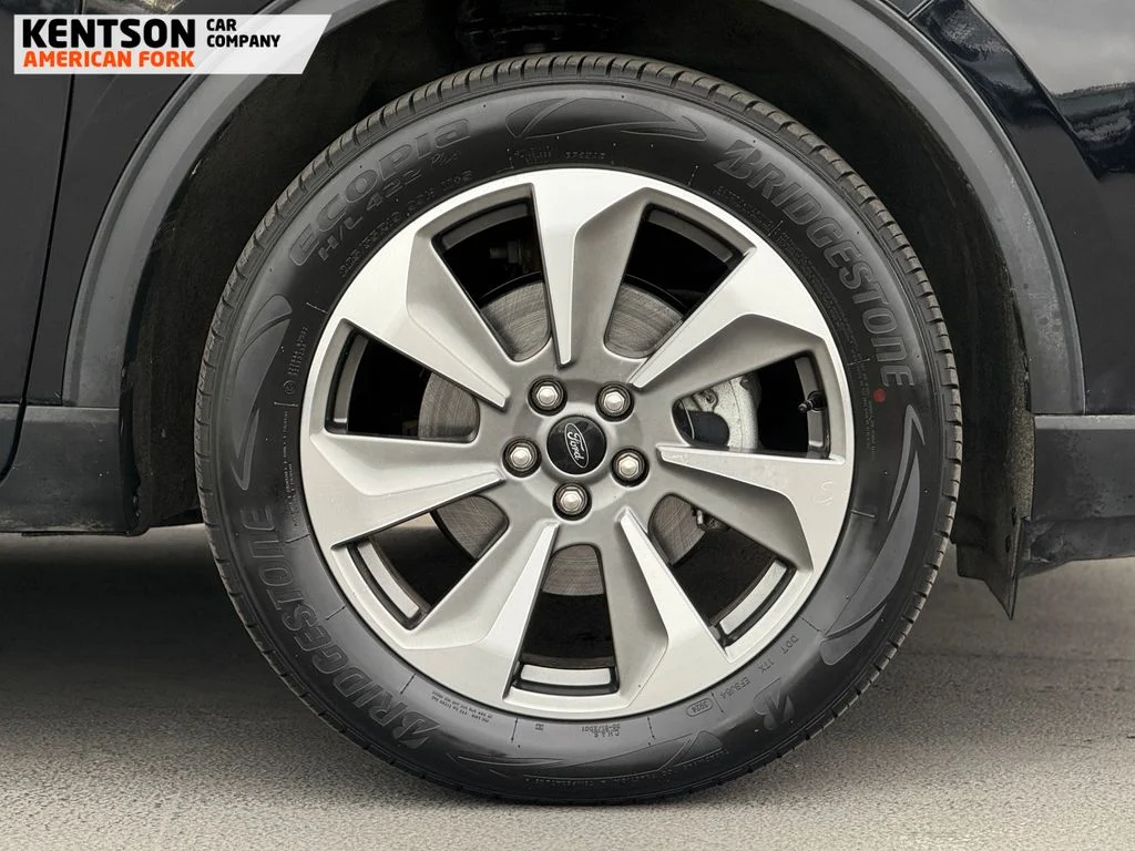 Used 2025 Black Ford Platinum image 17