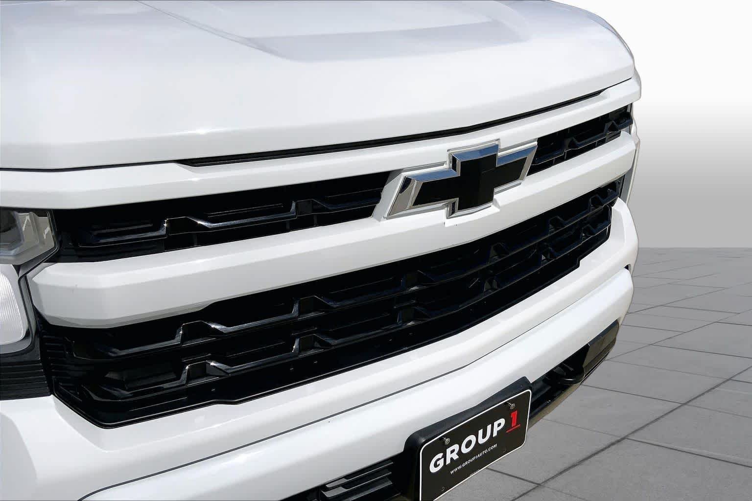 Used 2022 Summit White Chevrolet RST image 29