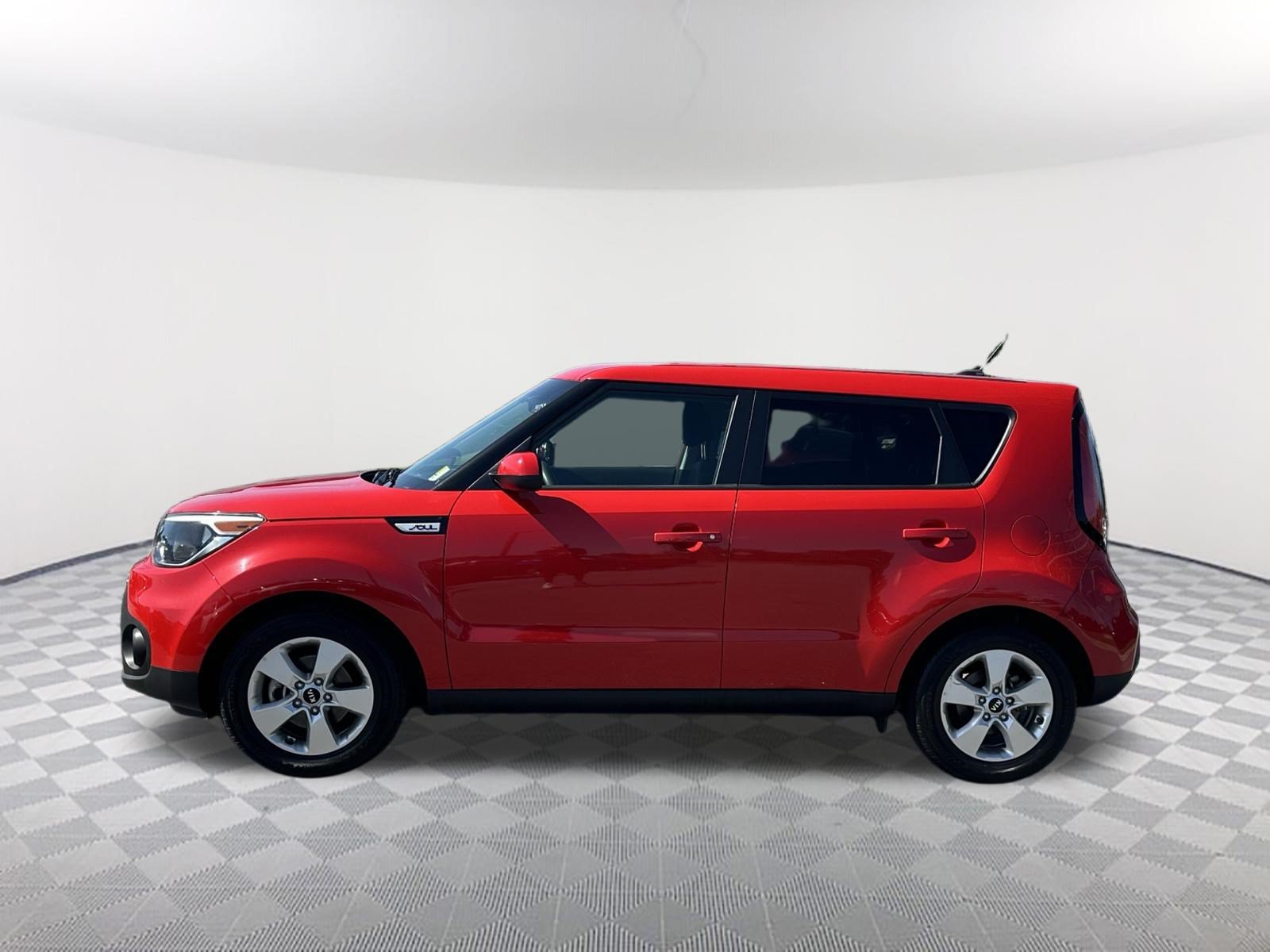 Used 2019 Inferno Red Kia Base image 8